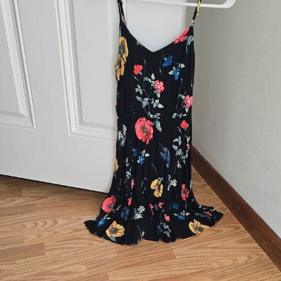 Old Navy Dresses & Skirts - Old Navy Black Floral Dress